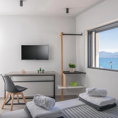 Beachfront Salty Sea Luxury Suite 2 Agios Nikolaos  Exterior photo