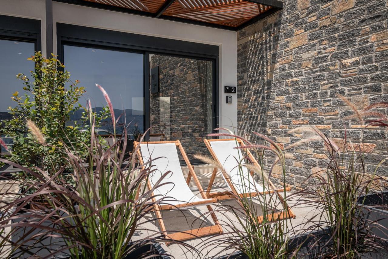 Beachfront Salty Sea Luxury 2