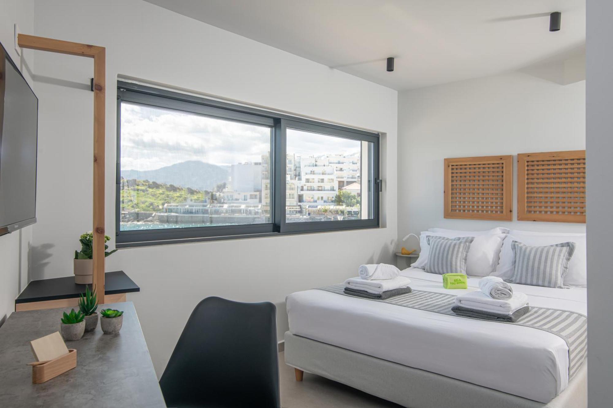 Beachfront Salty Sea Luxury 2